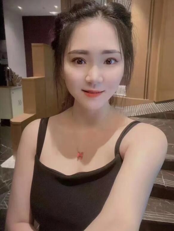 舞蹈妹子，身体柔软，姿势多