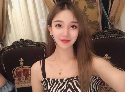 妹妹刚下水，口爆胸推各种姿势随便搞