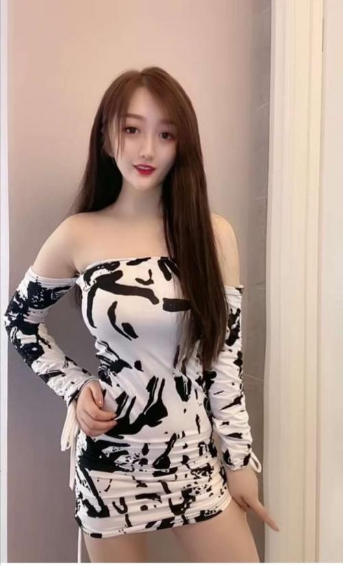 妹妹会各种姿势，声音甜美，可以口爆，非常听话