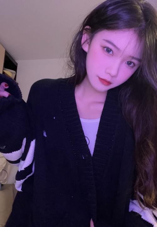 妹妹叫的伊伊呀呀的，我一听就受不了