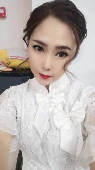 服务算是比较好的，有制服高跟，不催活