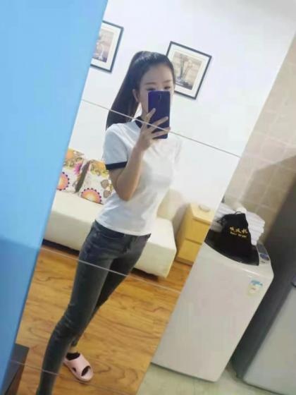 花招挺多的小姐姐，很享受