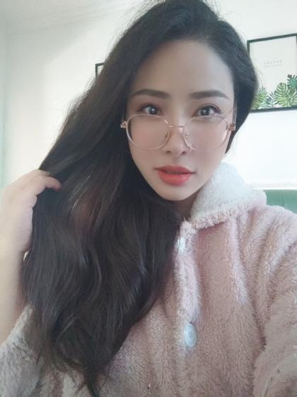 兼职小姐姐，有点老师的感觉，服务真的好