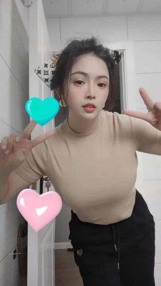 小姐姐比较温柔，皮肤很白，比较骚