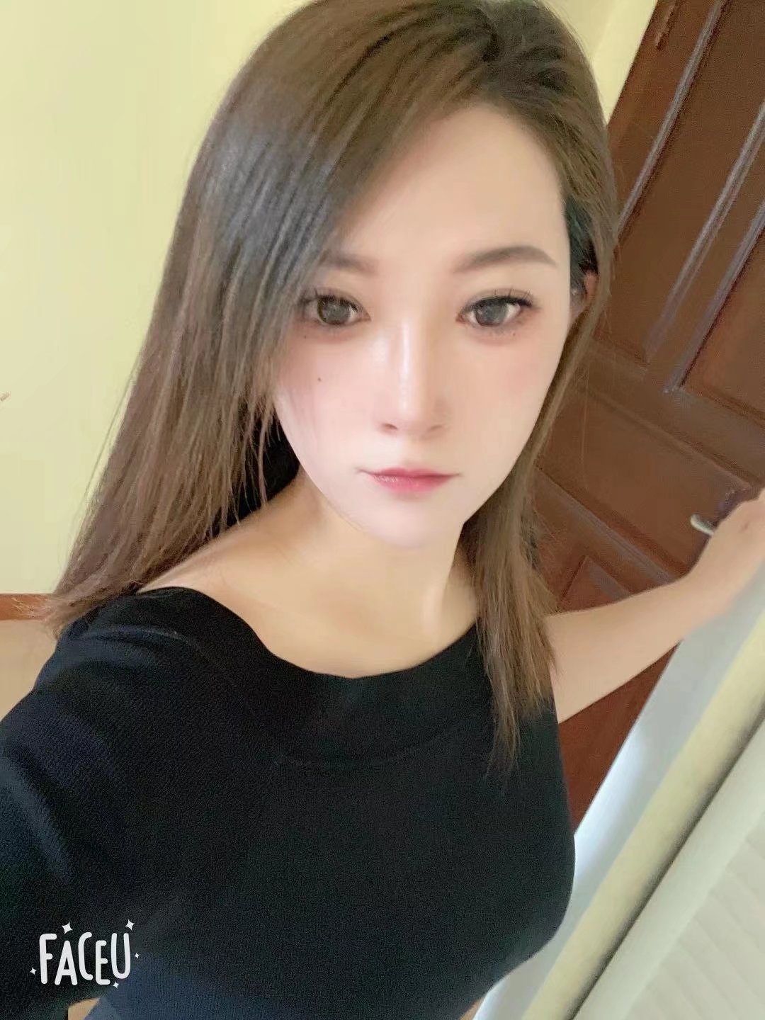 服务系妹子，身材好，下面还算紧致