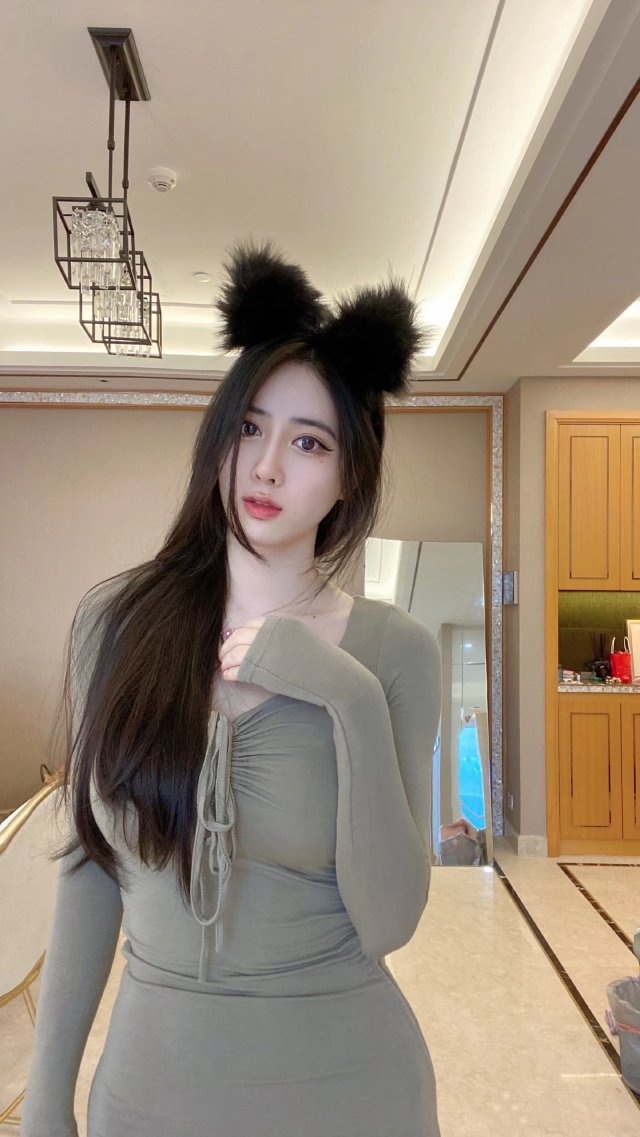 妹妹下面很紧，包裹感很强，非常的主动