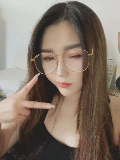 妹子腰臀比很可以
