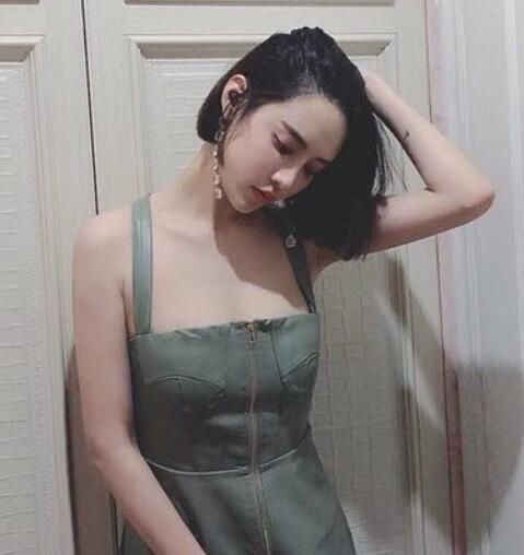 兼职妹子，会舔会叫，长的还不错