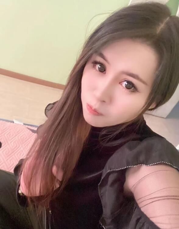 倾城恋人，妹子人美靓丽，活舒服