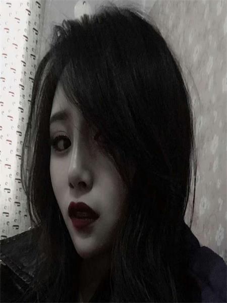 前凸后翘的妹子非常嫩，服务舒服