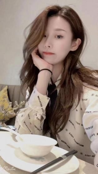 分享个高颜值美女兼职，颜控不要错过啊