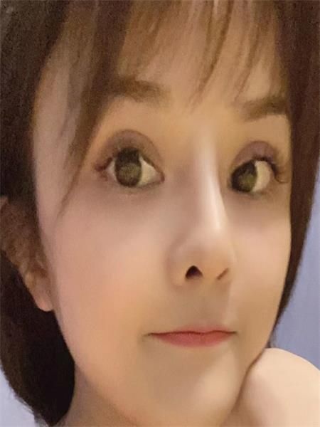 妹子身材娇小，口活一流，人照对版