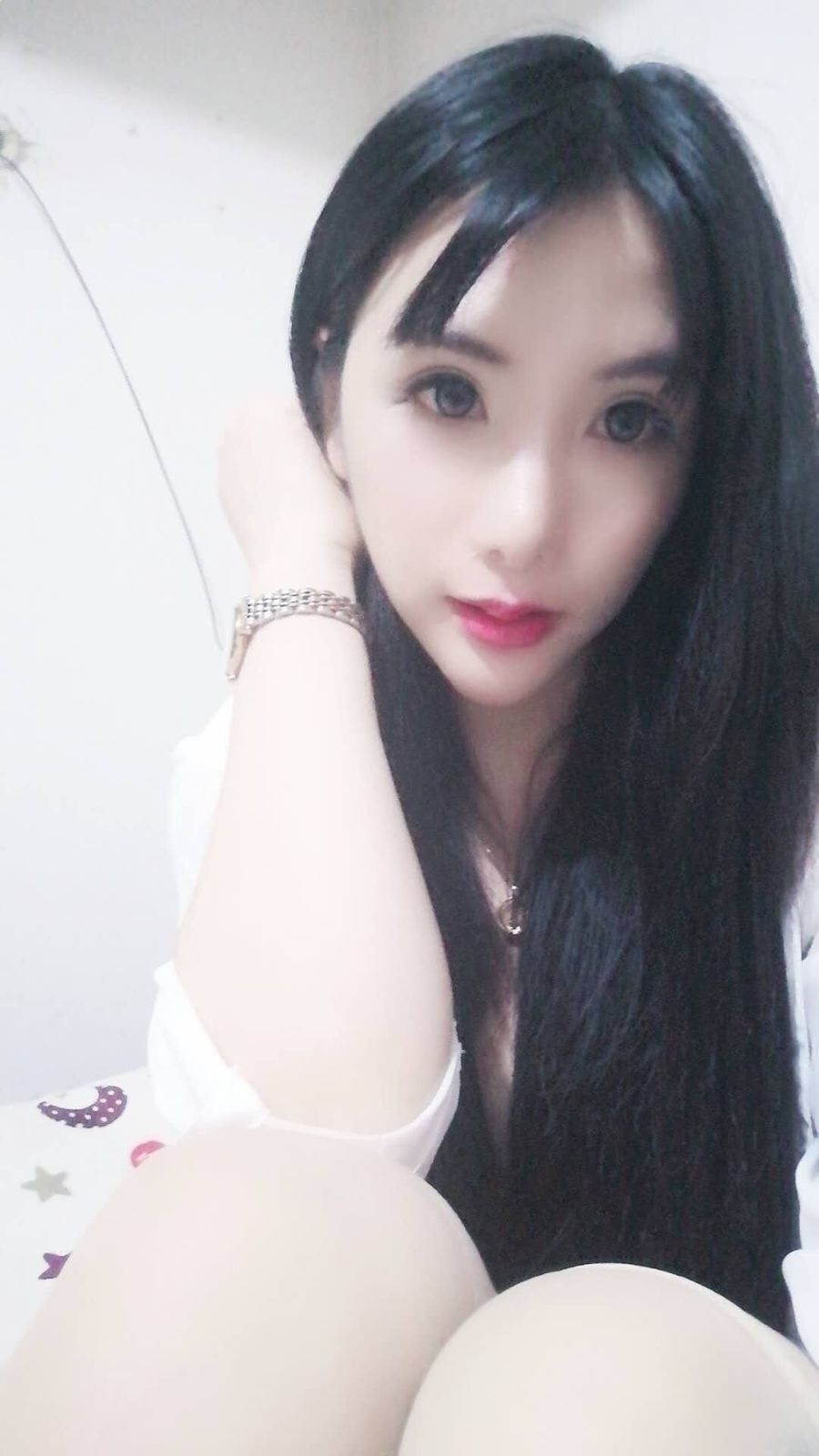 身材高挑的兼职妹子，服务还不错