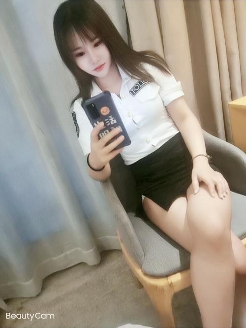 长相中上，身材完美前凸后翘，服务超好