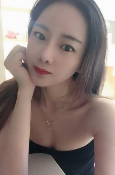 出差偷吃服务系小姐姐，真是激情四射啊