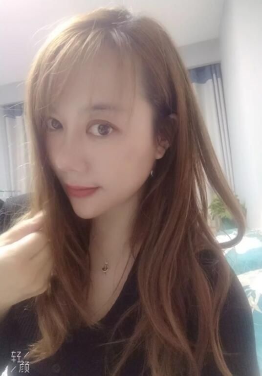 姐姐口活一流，会深喉