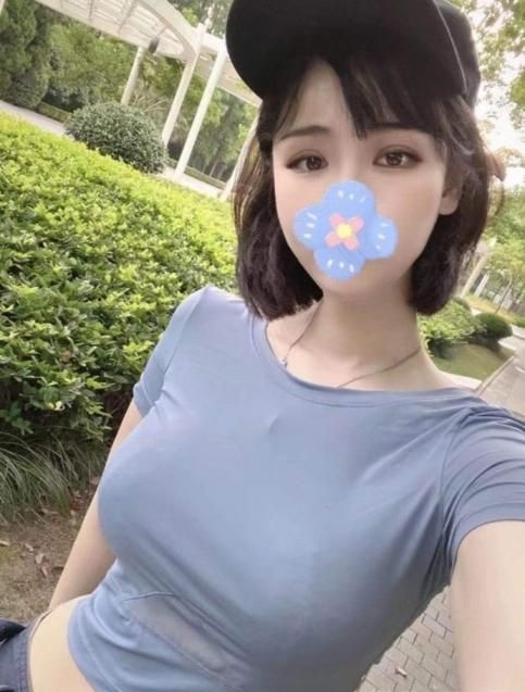 清纯性感的小美女，看着就让人兴奋