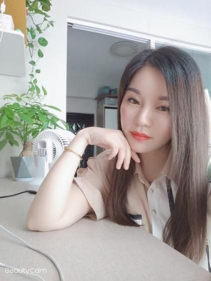 乖巧听话的轻熟女，口活超棒