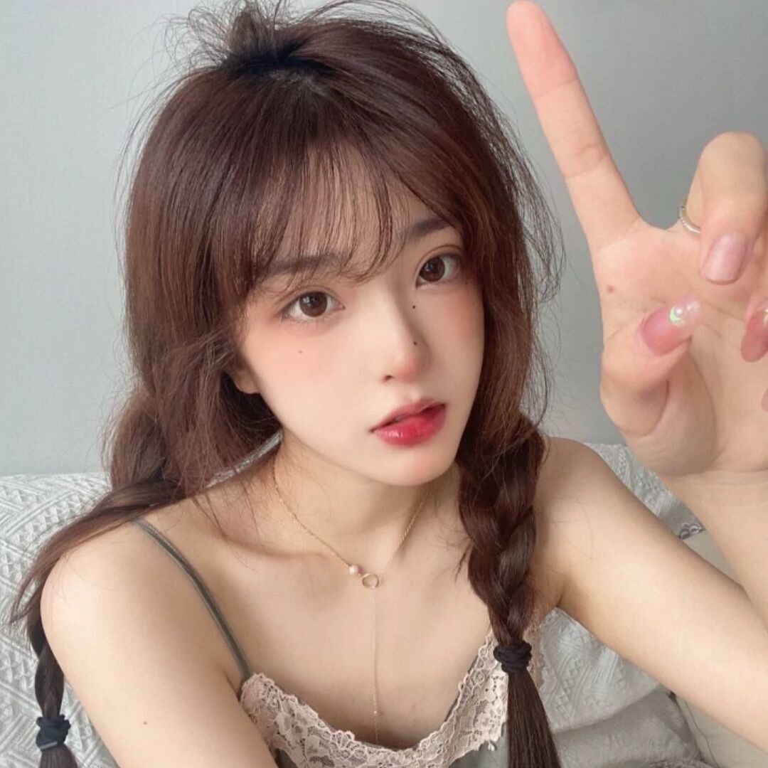 刚毕业小妹长相清纯，皮肤很白，服务细腻