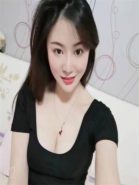 身材非常好的甜妹纸，呻吟超级好听