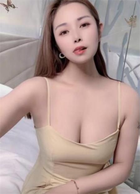小妹身材很棒，奈子大，服务主动