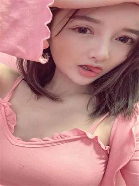 粉嫩少女刚下水，紧致舒服透顶