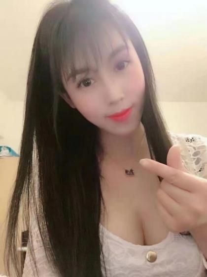 货真价实长腿美女，架起腿操蕞爽