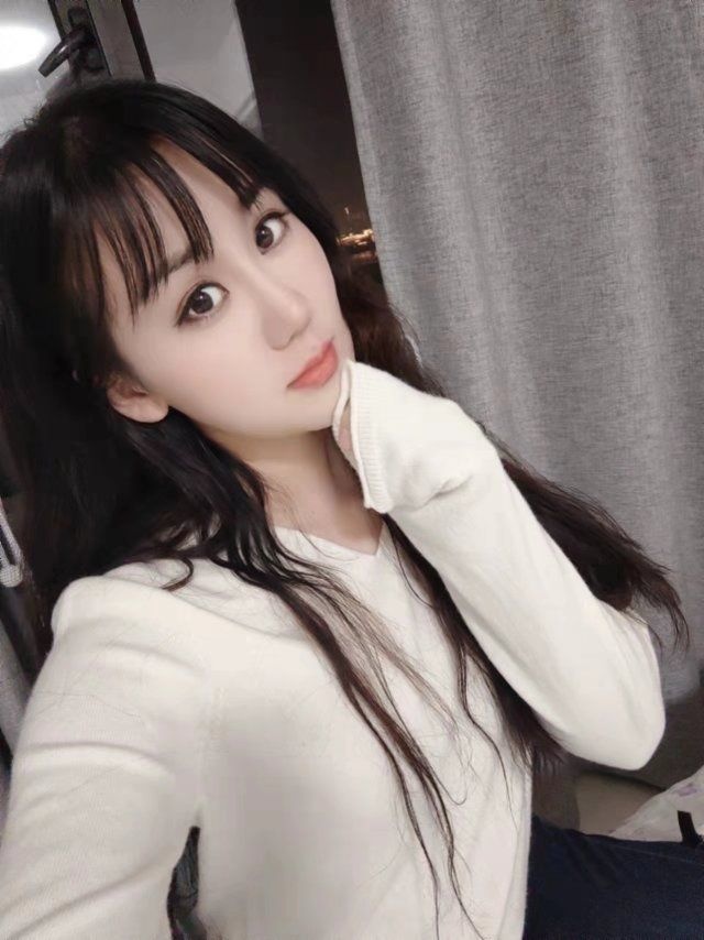 人照对版的兼职美女，肤白貌美，可回锅
