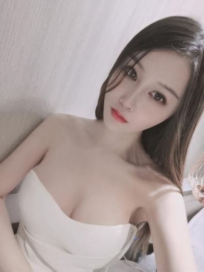 炮打胸大高挑的兼职小妹，很骚，水多