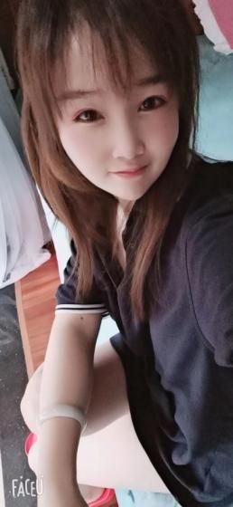年轻可爱的妹子,还会制服，很嫩，很爽
