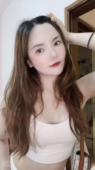 身材火辣的萌妹子，体位超爽