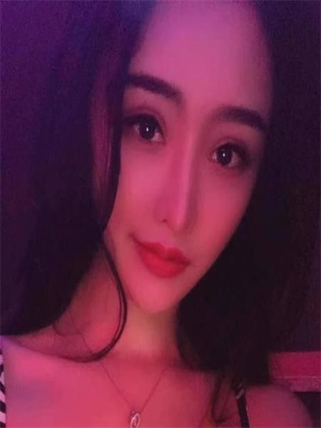 下面紧，服务不错的性感美妞，喜欢的速度