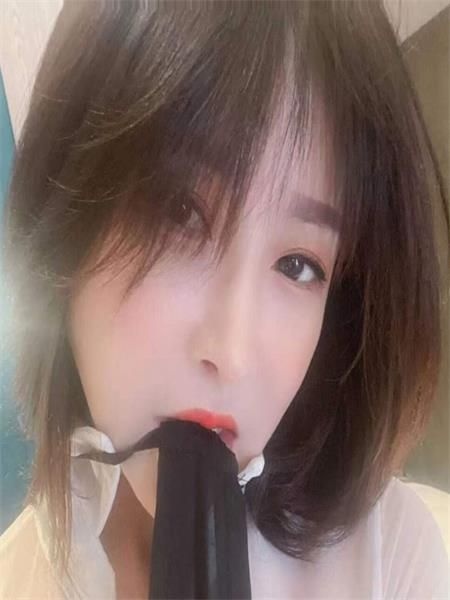外表是知性温柔，床上风骚无限，非常爽的妹子