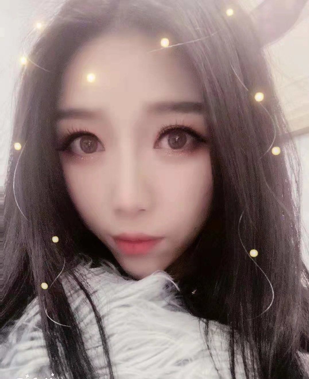 亲探漂亮御姐，听话姿势随意