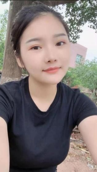 不错的邻家小妹子，下面很紧致，包裹感强烈