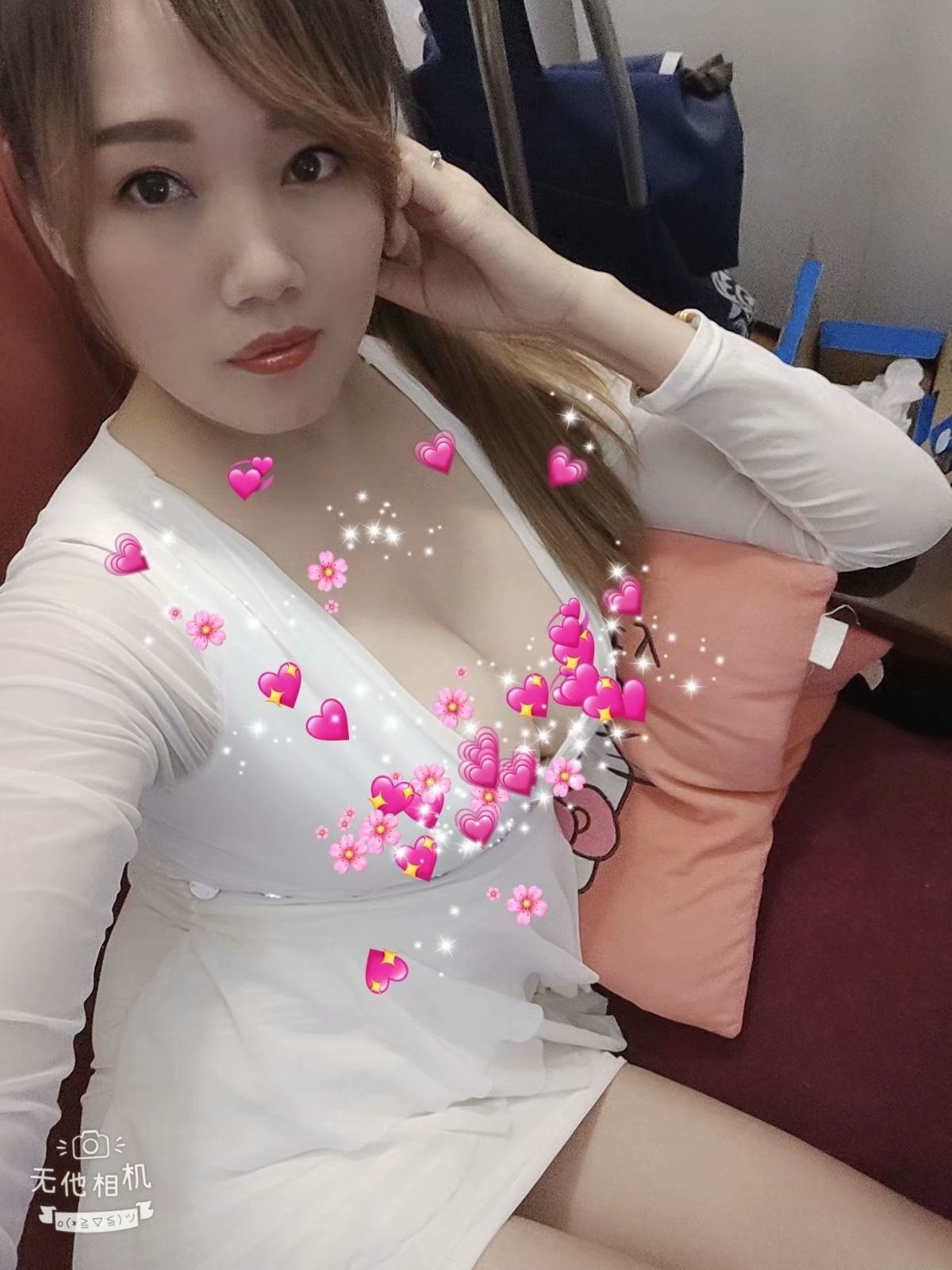 身材很不错皮肤比较光滑，口活一绝