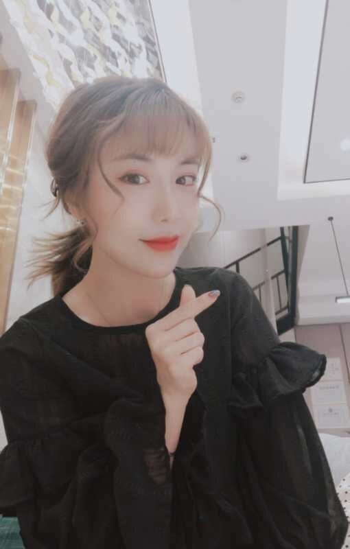 骚气十足的兼职小妹，确实不错