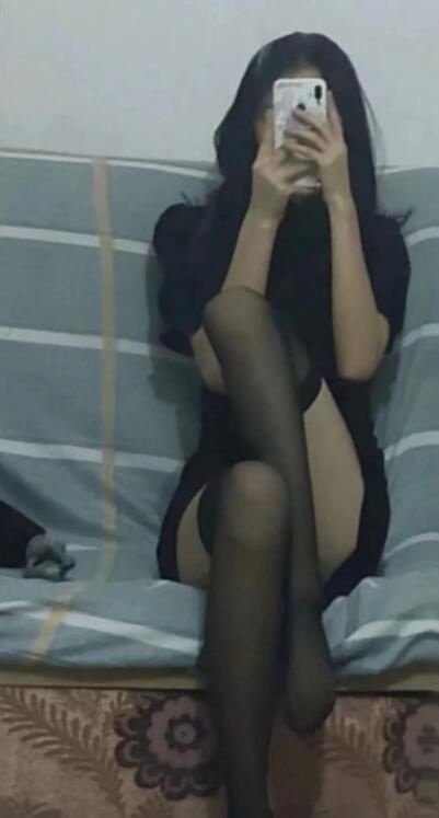 妹子颜值可以，胸挺大，口活很棒