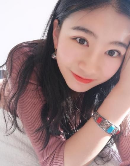 前凸后翘小妹子，会调情，口活棒