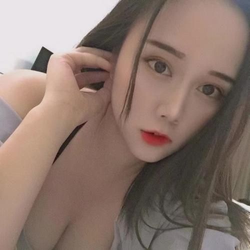 长相还不错的微胖妹子，胸大服务好