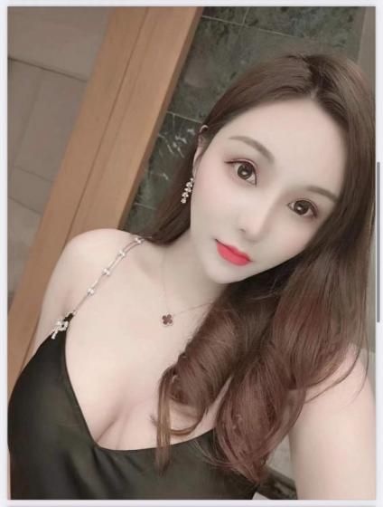 热情似火的风骚美女，叫床销魂，水多配合度高