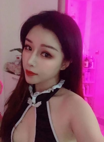 分享一个小美女很嫩