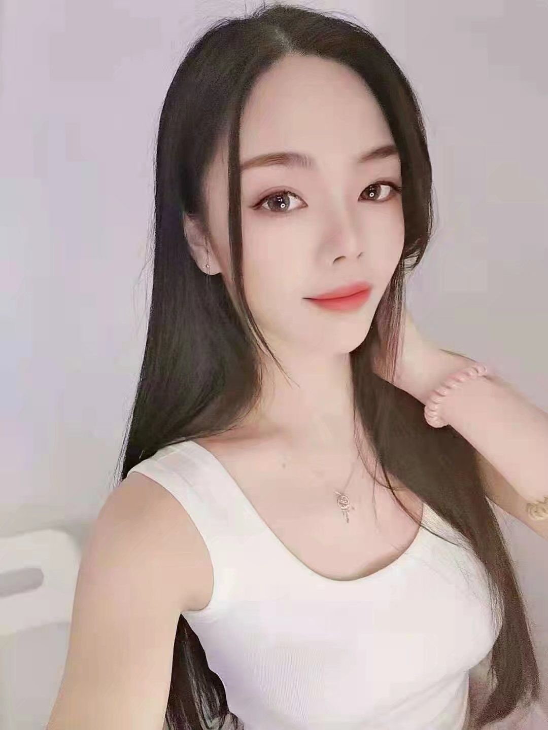 身材高挑的长腿妹子，随便盘