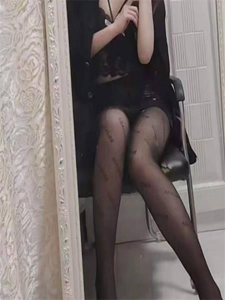 约了好几次的妹子，舔的很舒服