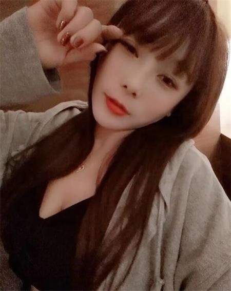 妹子年轻身材好，胸也很大，体验感很强
