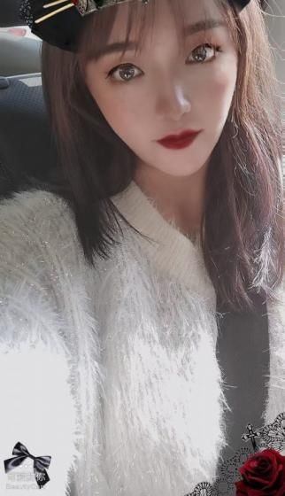 身材匀称的小美女，到了床上更骚啊