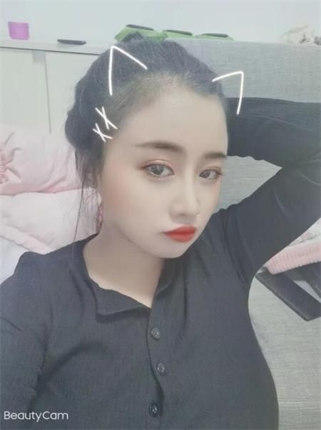大胸妹子下面紧体验好