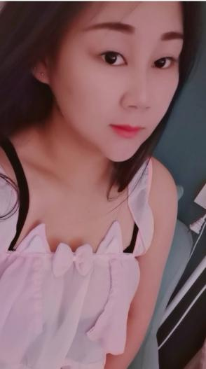 胸大的无法一手掌握的那种，妹子服务超爽