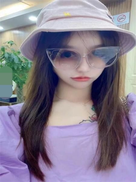 特色服务非常棒的妹子，口活特别爽