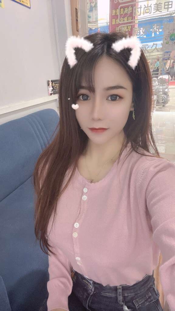 身材好到爆的大胸 妹子，真是女神级美女